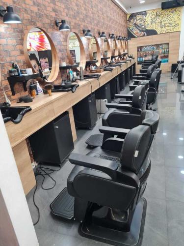 EVA SALON_AUCHAN MILITARI (8)
